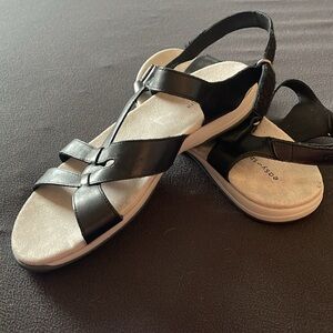 Easy Spiri Black sandals
